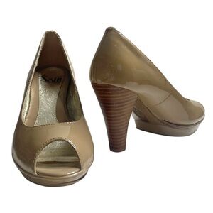 Sofft Patent Leather Peep-Toe Shoes SZ 6 Beige Tan Heels Platform Career Neutral